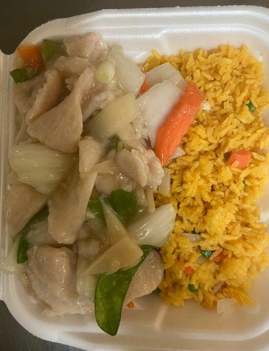 D9. Moo Goo Gai Pan