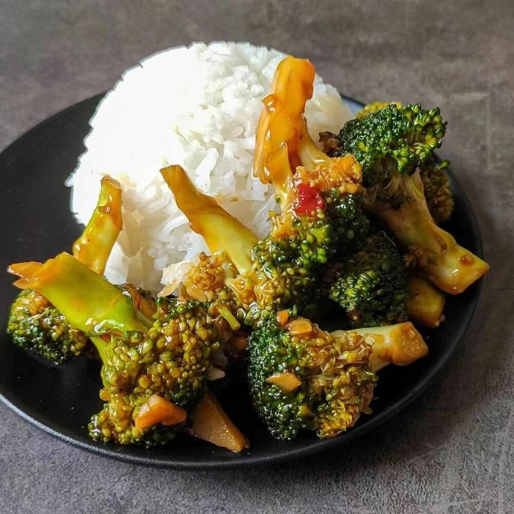 4. Broccoli w. Garlic Sauce